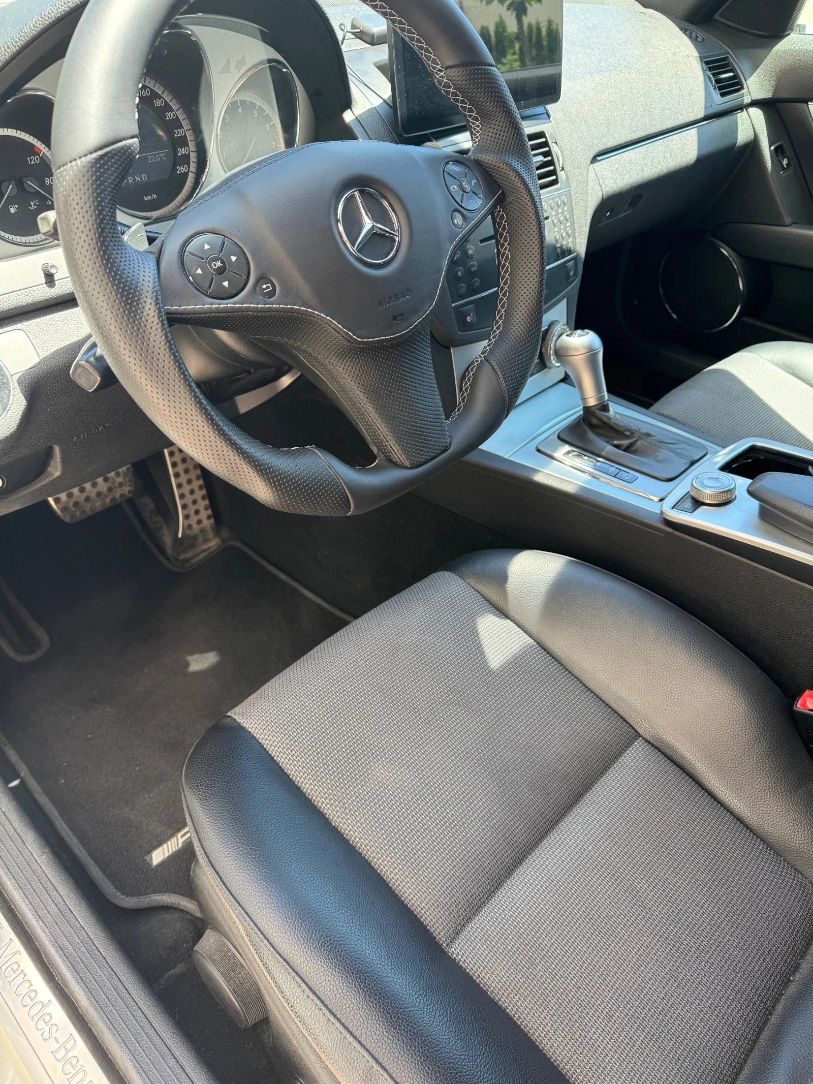 Mercedes-Benz C 180, снимка 8 - Автомобили и джипове - 54719367