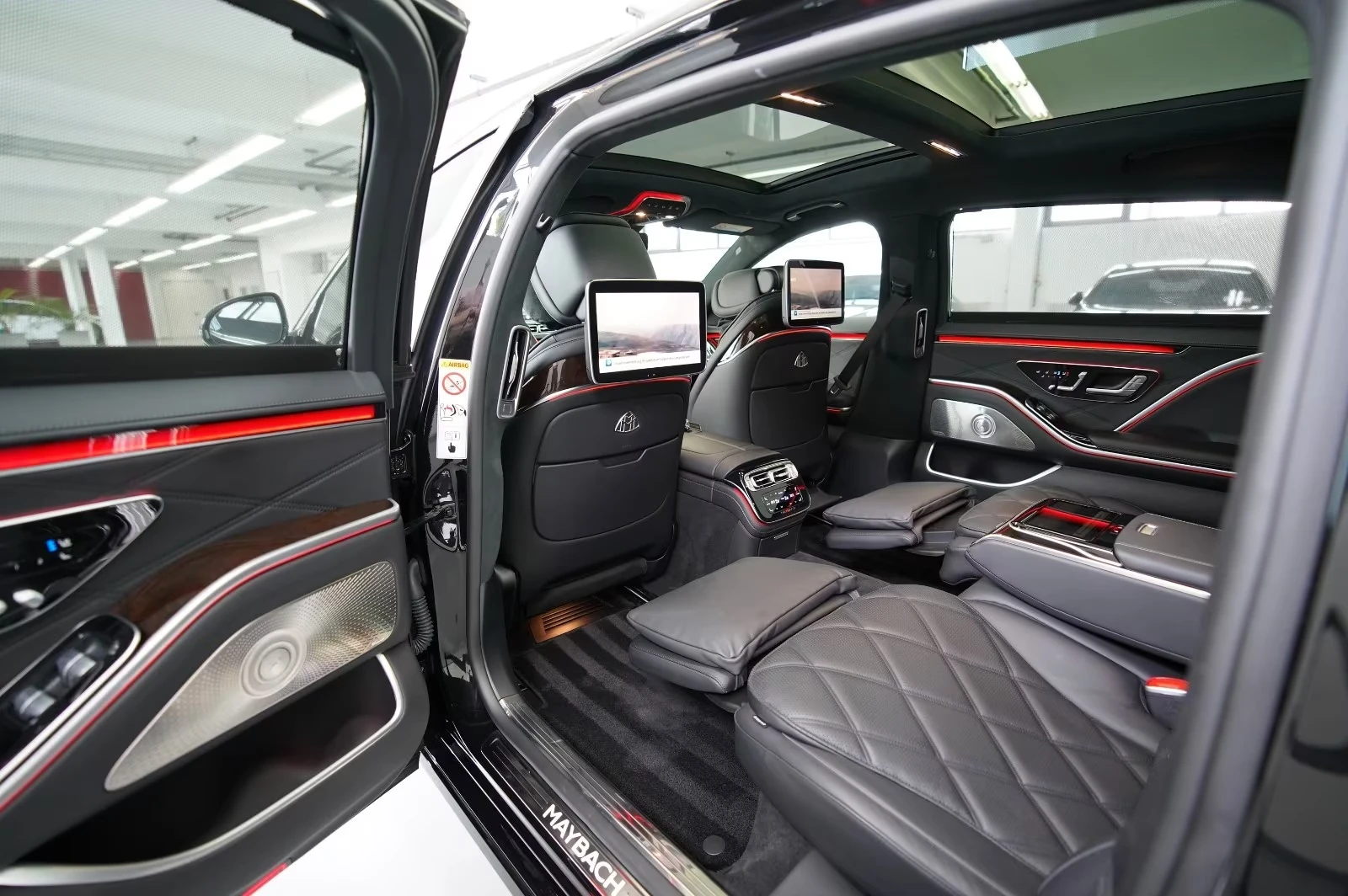 Mercedes-Benz S 580 MAYBACH 4-MATIC TV EXCLUSIVE PANORAMA, снимка 8 - Автомобили и джипове - 54918389