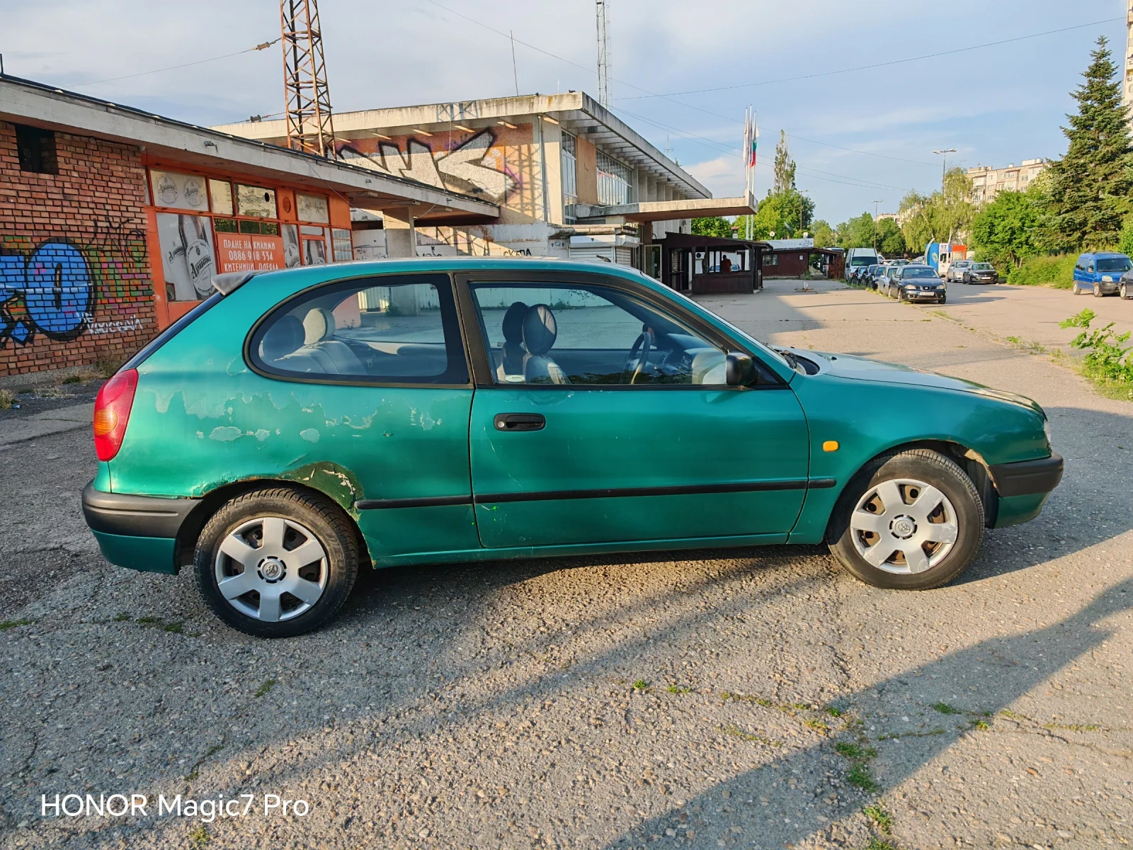 Toyota Corolla 1.3i, снимка 3 - Автомобили и джипове - 55384913