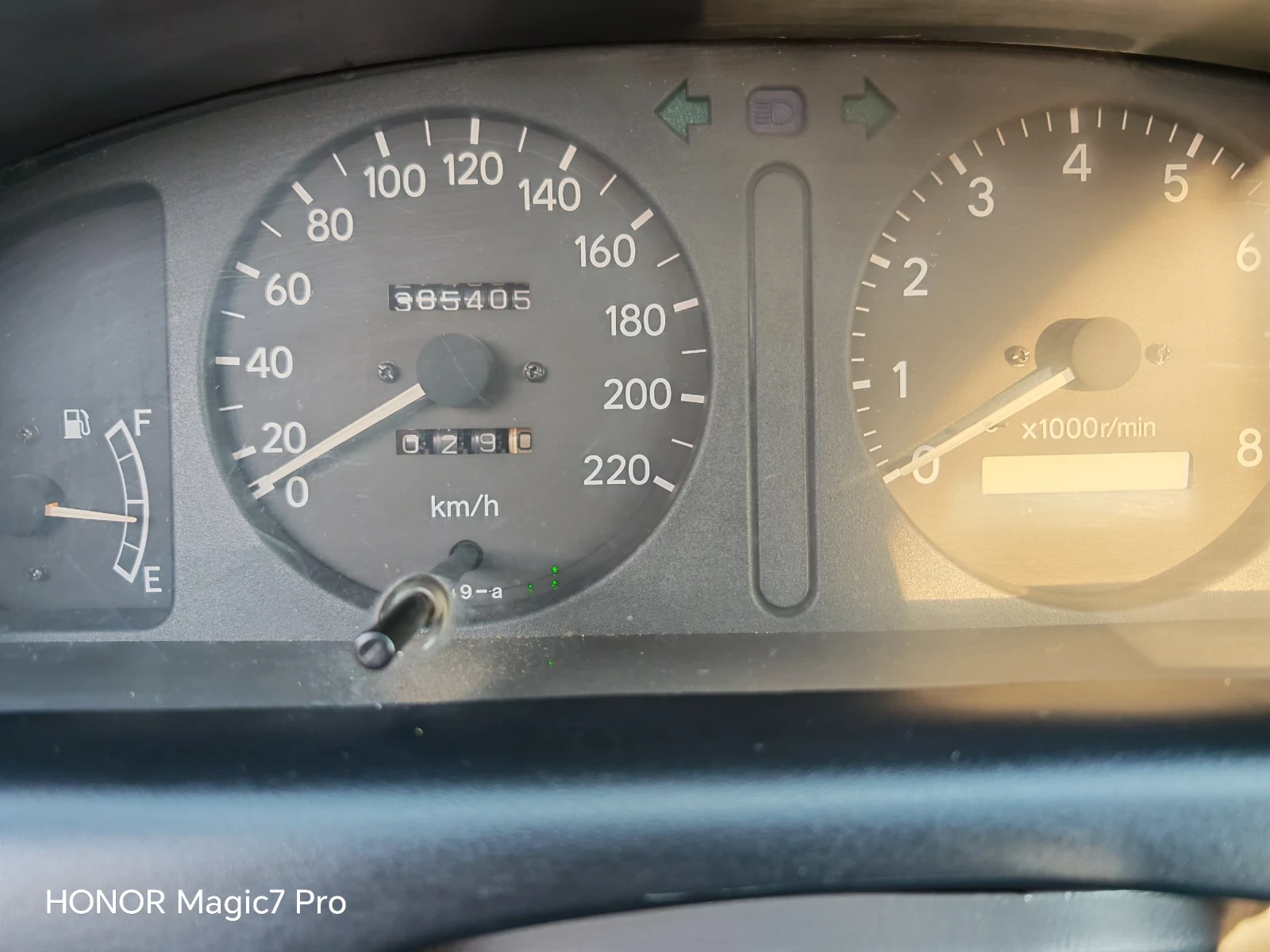 Toyota Corolla 1.3i, снимка 10 - Автомобили и джипове - 55384913