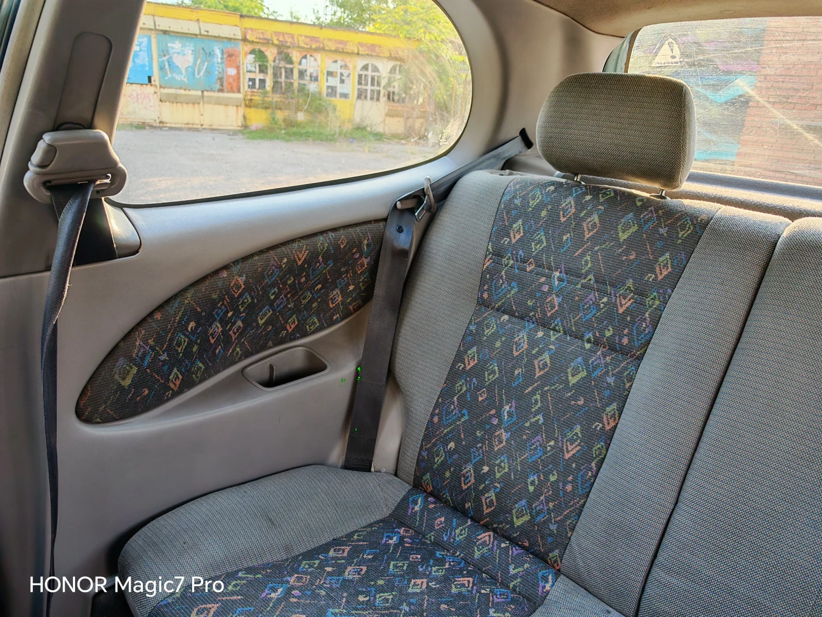 Toyota Corolla 1.3i, снимка 15 - Автомобили и джипове - 55384913
