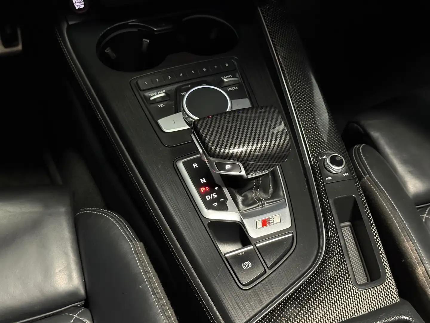 Audi S4 Technik* Carbon* Nardo Grey* Без инциденти, снимка 11 - Автомобили и джипове - 55199931