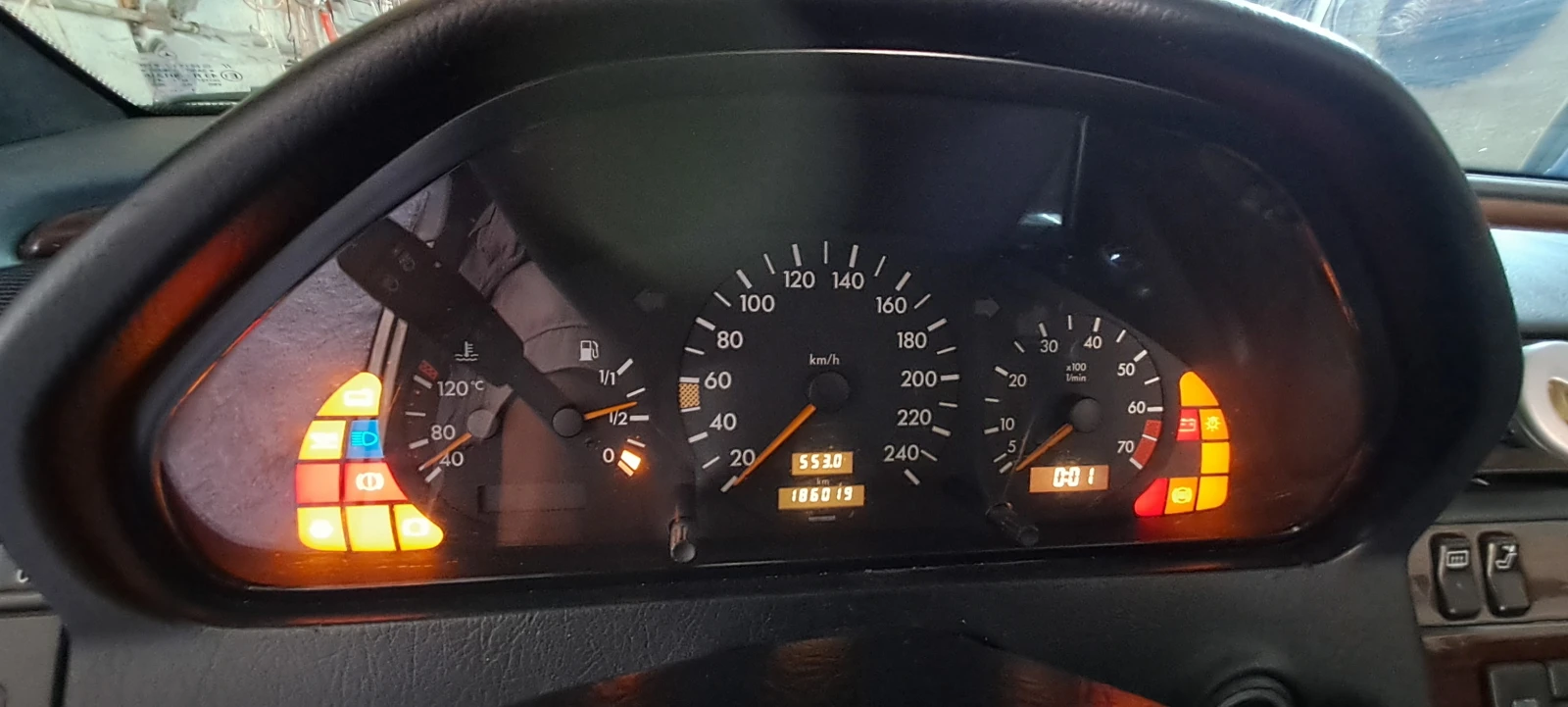 Mercedes-Benz C 180, снимка 5 - Автомобили и джипове - 55739221