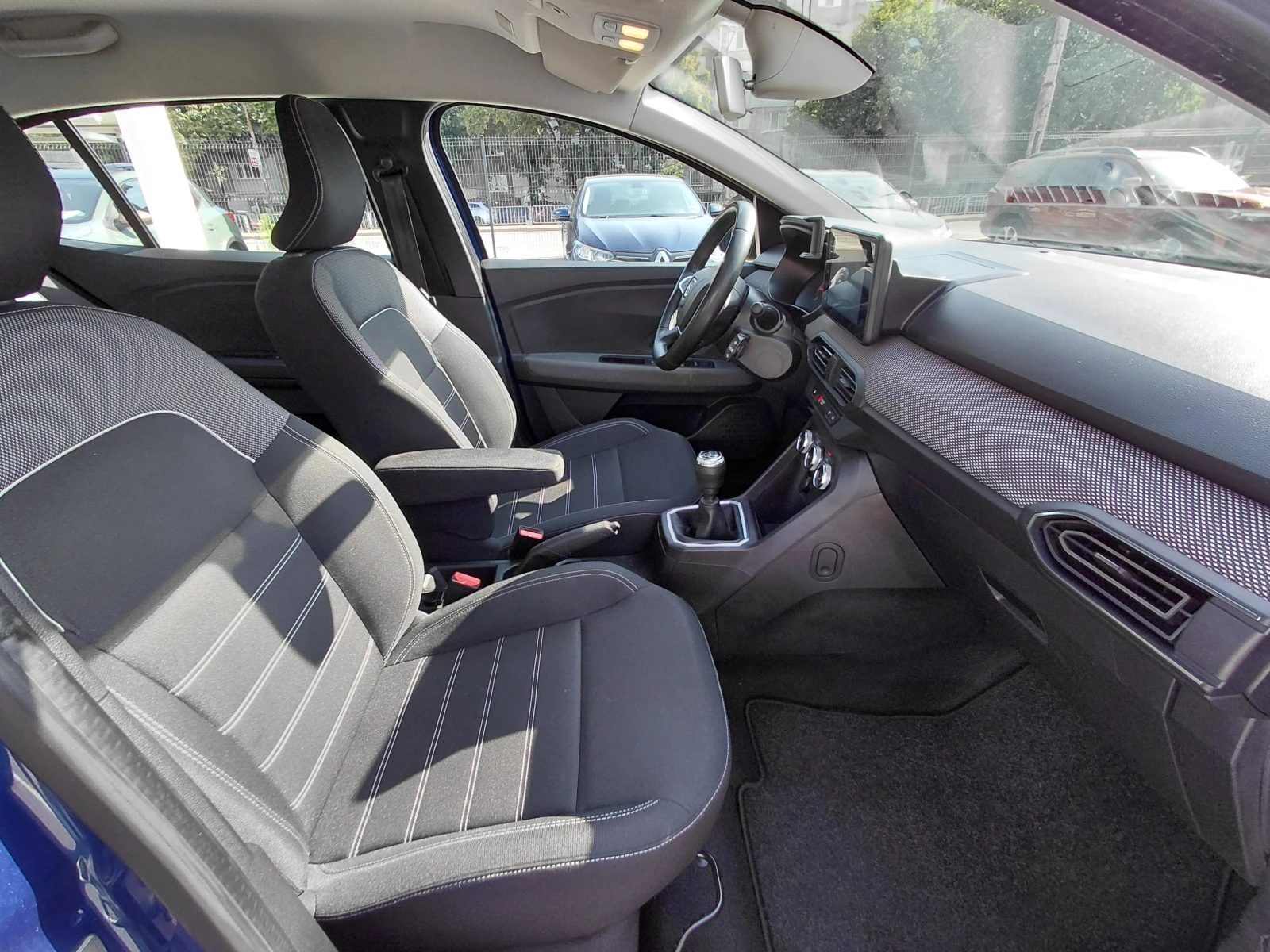 Dacia Logan 1.0 Tce /100к.с/Газ/Бензин/Comfort, снимка 13 - Автомобили и джипове - 55901156