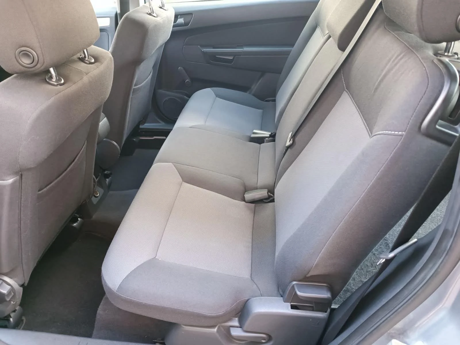 Opel Zafira 1.8, снимка 7 - Автомобили и джипове - 56300487