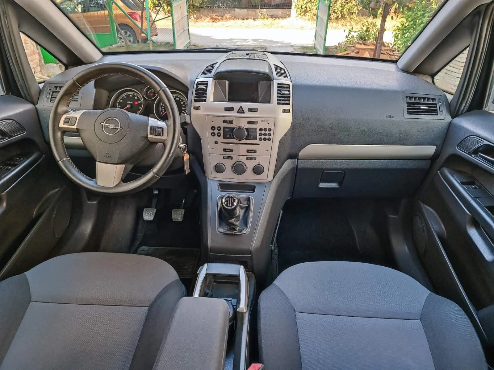 Opel Zafira 1.8, снимка 5 - Автомобили и джипове - 56300487
