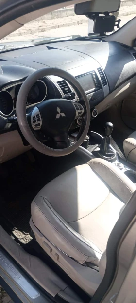 Mitsubishi Outlander 2.4 ръчна/газ/4х4 | Auto.bg — изображение 9