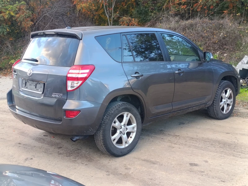 Toyota Rav4 2, 2 D4D, снимка 4 - Автомобили и джипове - 50066856