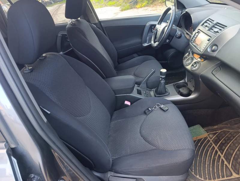 Toyota Rav4 2, 2 D4D, снимка 16 - Автомобили и джипове - 50066856