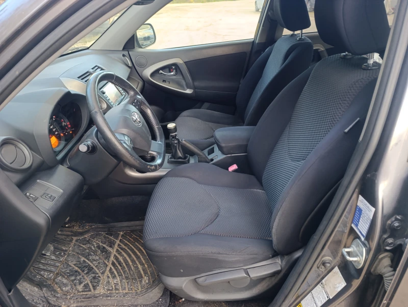 Toyota Rav4 2, 2 D4D, снимка 11 - Автомобили и джипове - 50066856
