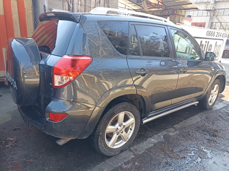 Toyota Rav4 2, 2 D4D, снимка 13 - Автомобили и джипове - 28439354