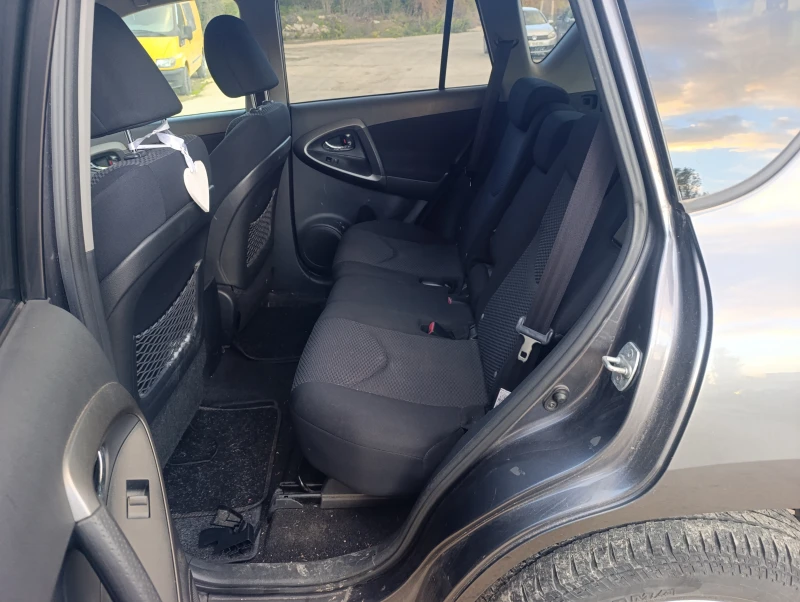 Toyota Rav4 2, 2 D4D, снимка 12 - Автомобили и джипове - 50066856