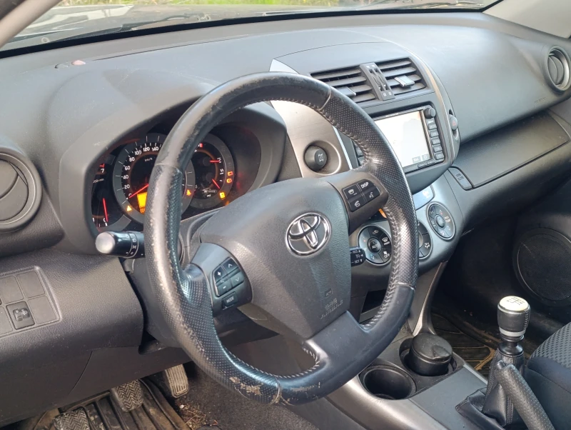Toyota Rav4 2, 2 D4D, снимка 9 - Автомобили и джипове - 50066856
