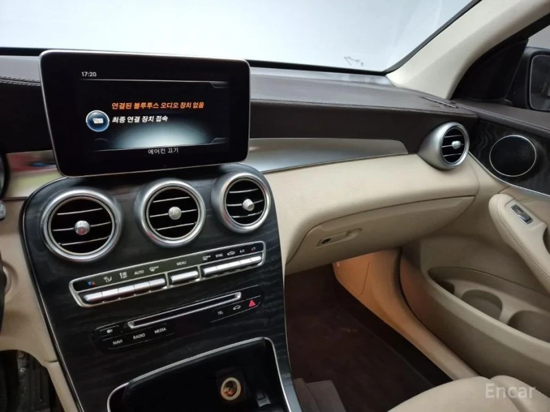 Mercedes-Benz GLC 220, снимка 10 - Автомобили и джипове - 53205378