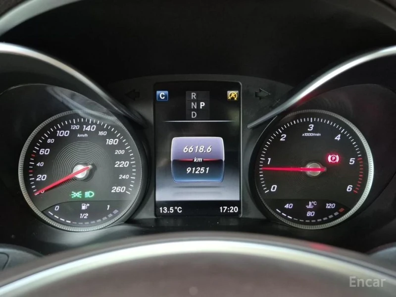 Mercedes-Benz GLC 220, снимка 6 - Автомобили и джипове - 53205378