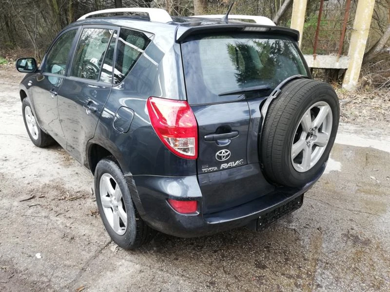 Toyota Rav4 2, 2 D4D, снимка 14 - Автомобили и джипове - 28439354