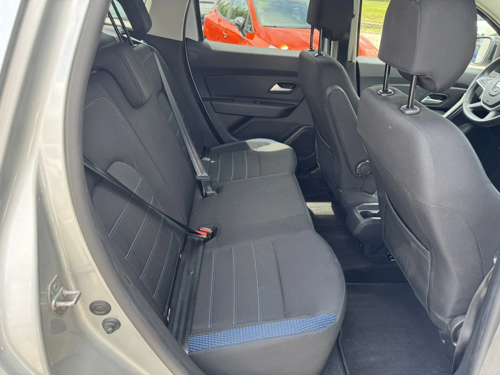 Dacia Duster 1.0TCe 90k.c. - изображение 10