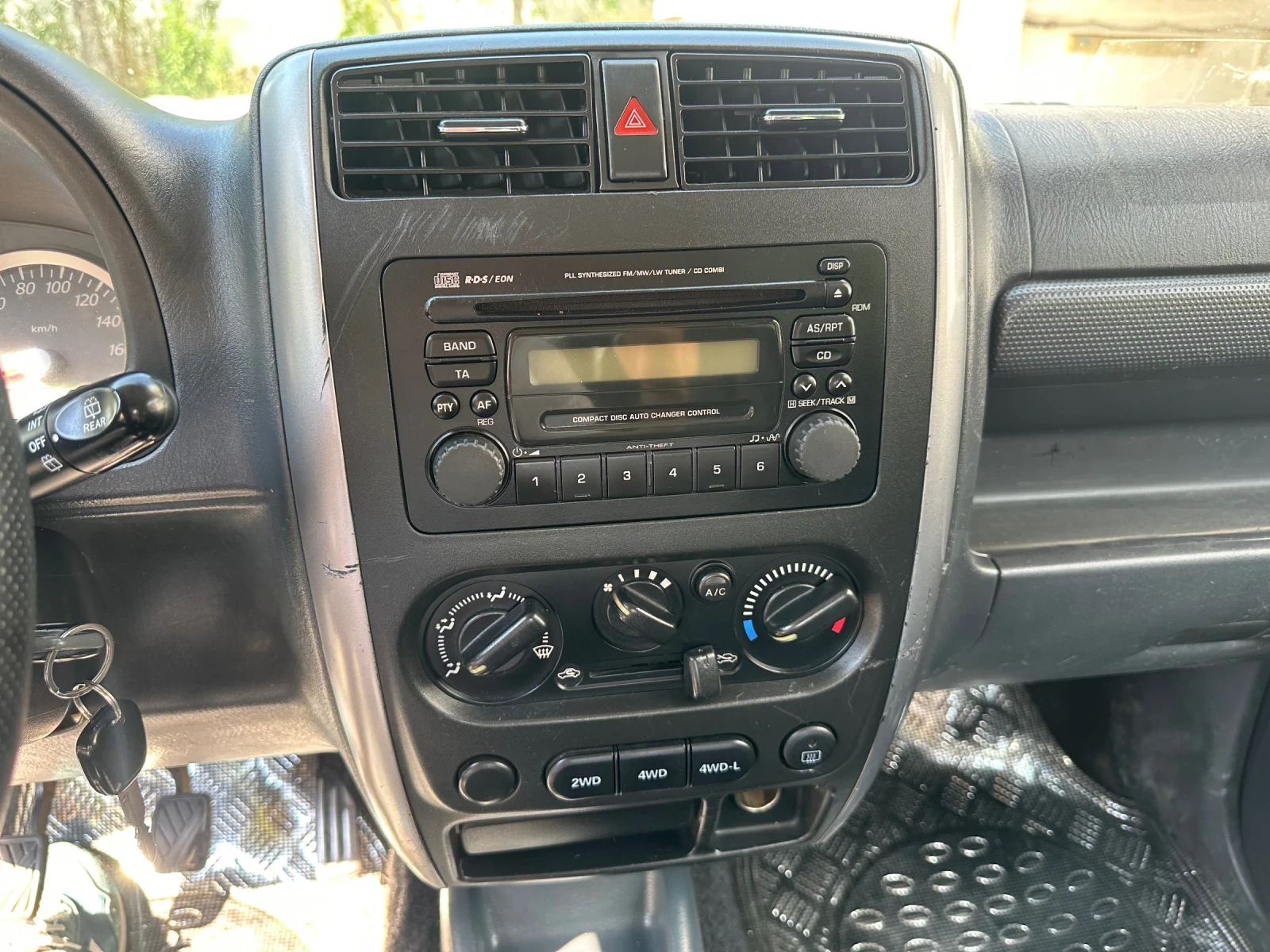 Suzuki Jimny 1.3i* Кожа* Климатик* Facelift*  - изображение 7