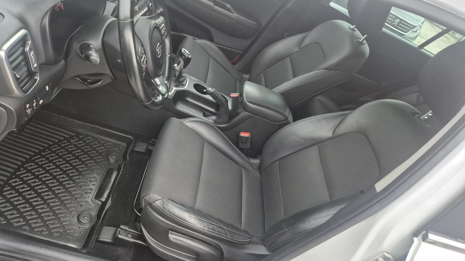Kia Sportage 1.7CRDI НАВИ КАМЕРА КОЖА ЛИЗИНГ ВИДЕО  - изображение 9