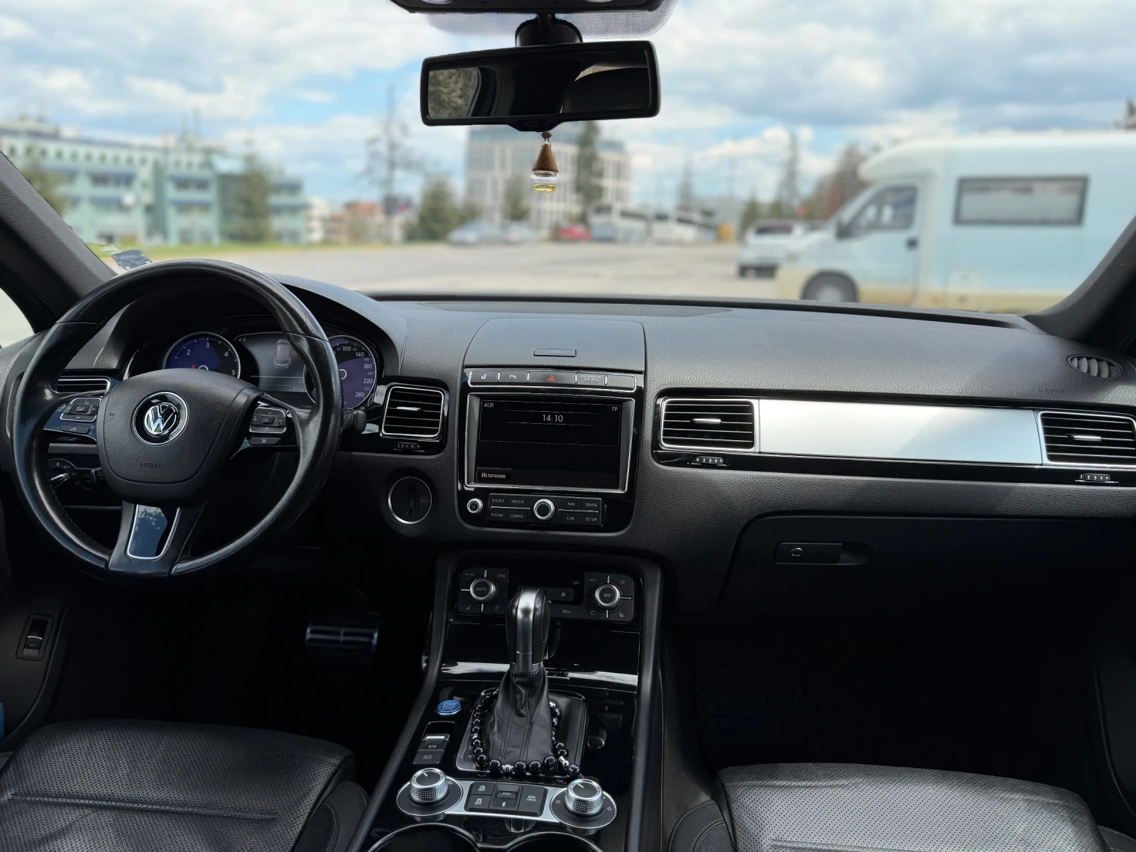 VW Touareg, снимка 6 - Автомобили и джипове - 54293944