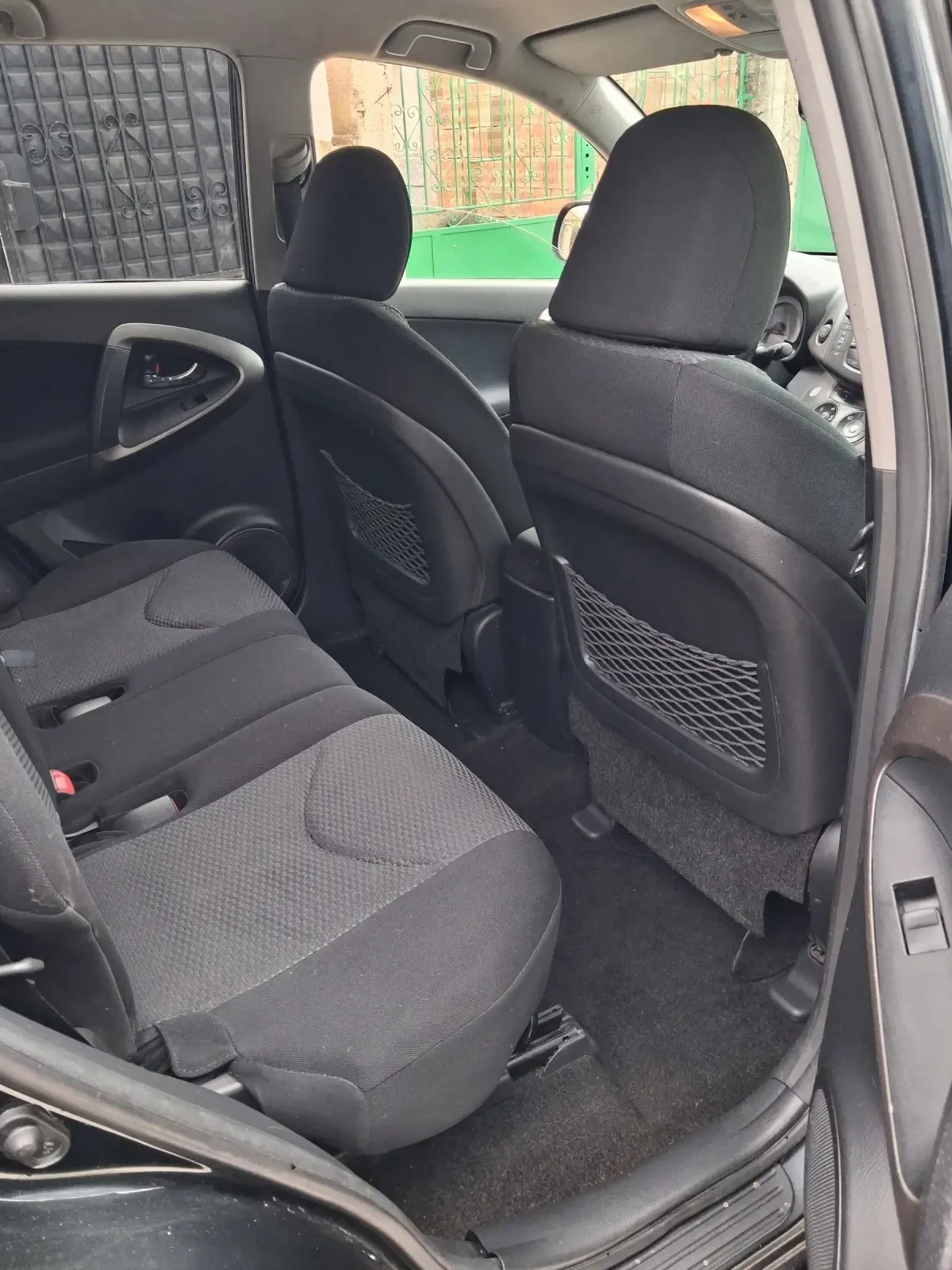 Toyota Rav4 2.2 D4D ШЕСТ СКРОСТИ, снимка 16 - Автомобили и джипове - 54808669