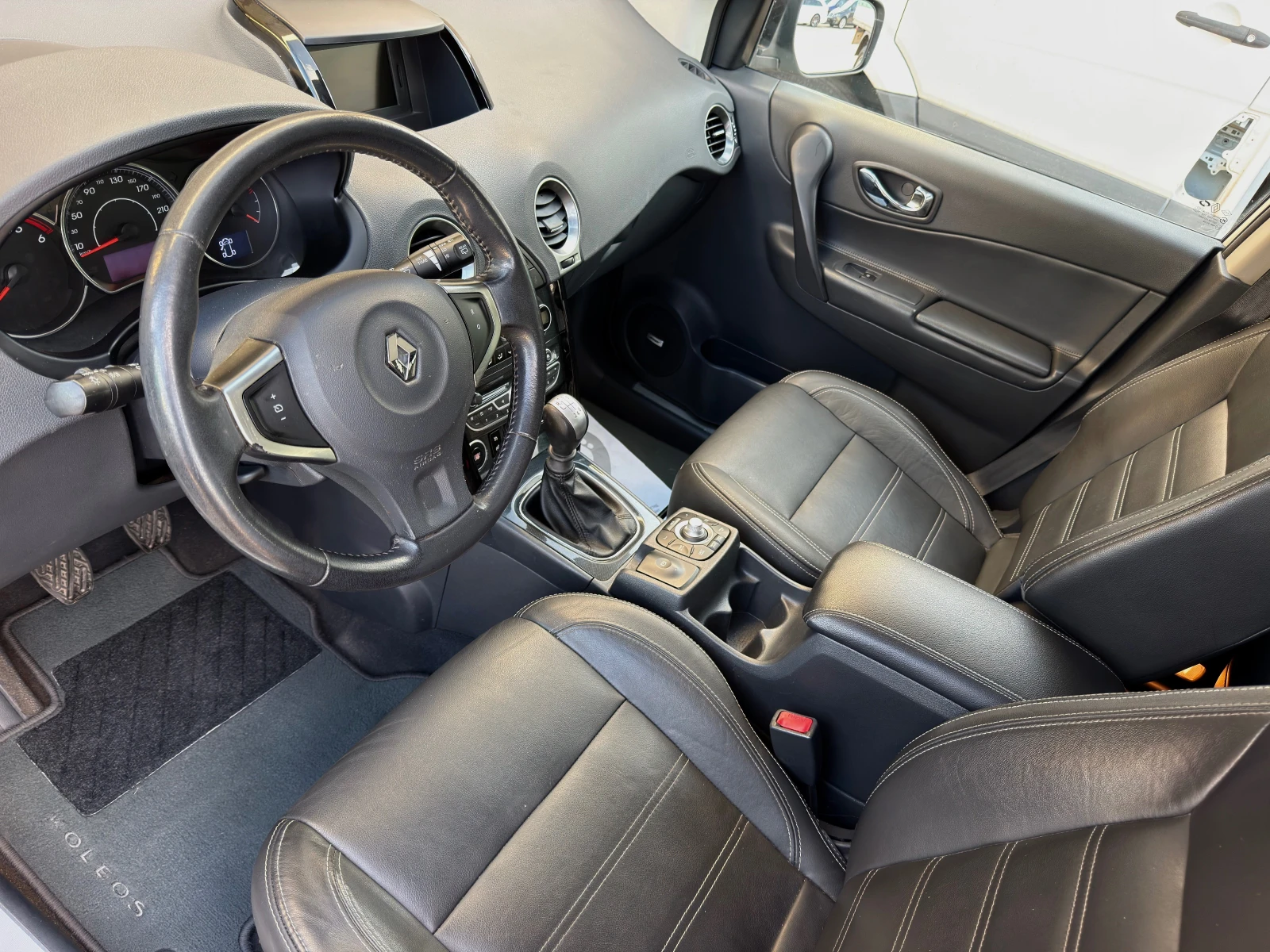 Renault Koleos 2.0D/PREMIUM/FACE-LIFT, снимка 9 - Автомобили и джипове - 55448936