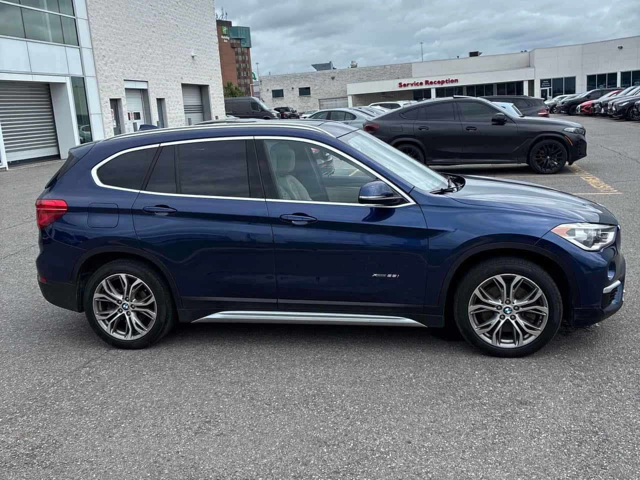BMW X1 * xDrive28i * АВТОКРЕДИТ БЕЗ ПЪРВОНАЧАЛНА ВНОСКА* , снимка 3 - Автомобили и джипове - 55471470
