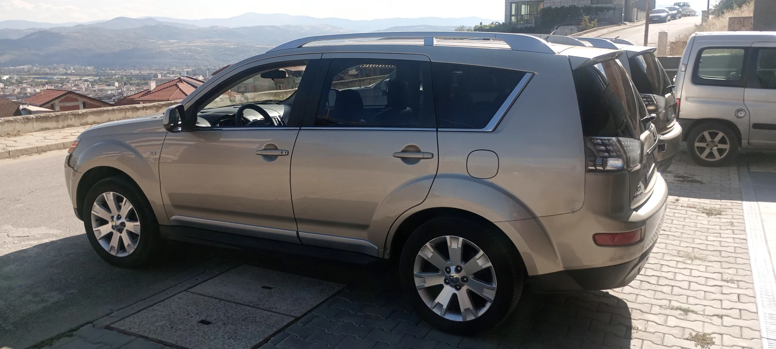 Mitsubishi Outlander 2.4 ръчна/газ/4х4, снимка 5 - Автомобили и джипове - 55836878