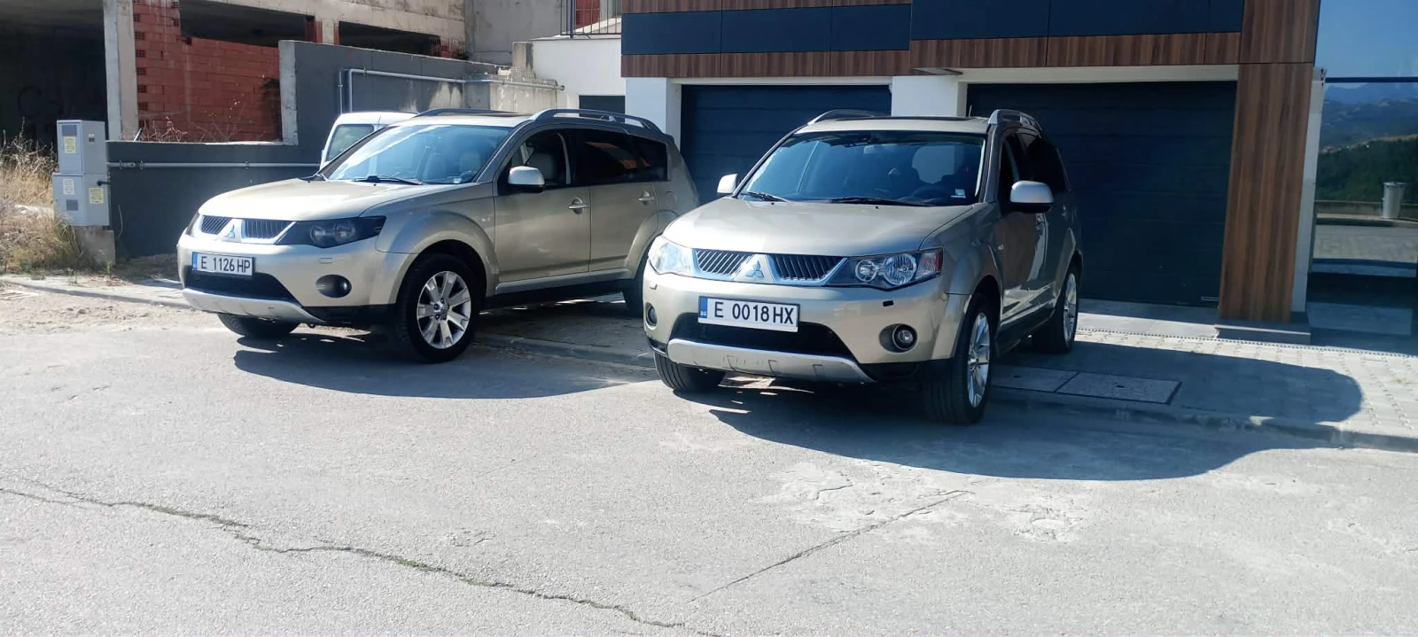 Mitsubishi Outlander 2.4 ръчна/газ/4х4, снимка 3 - Автомобили и джипове - 55836878