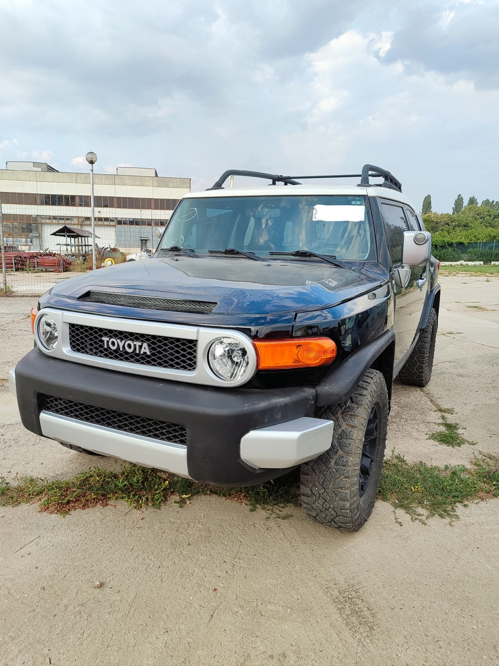 Toyota Fj cruiser 4.0 1GR-FE С ВЕРИГА, снимка 2 - Автомобили и джипове - 55990586