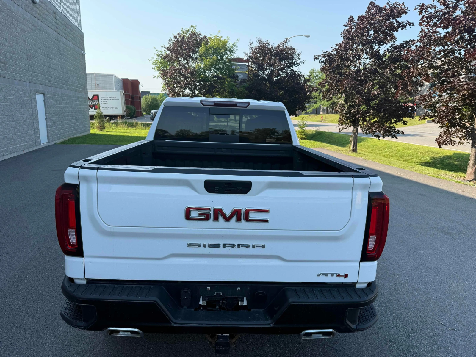 Gmc Sierra  AT4 * CARFAX * БЕЗ ПЪРВОНАЧАЛНА ВНОСКА, снимка 4 - Автомобили и джипове - 55999471