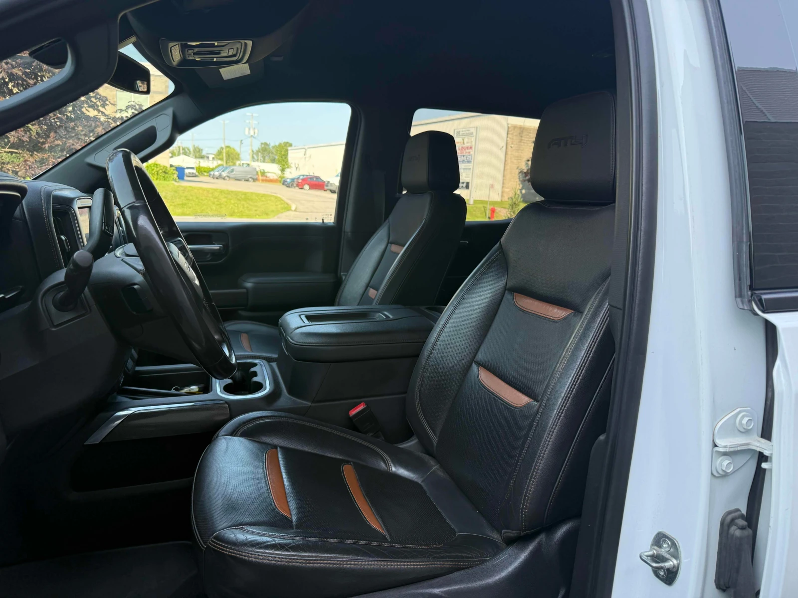 Gmc Sierra  AT4 * CARFAX * БЕЗ ПЪРВОНАЧАЛНА ВНОСКА, снимка 5 - Автомобили и джипове - 55999471