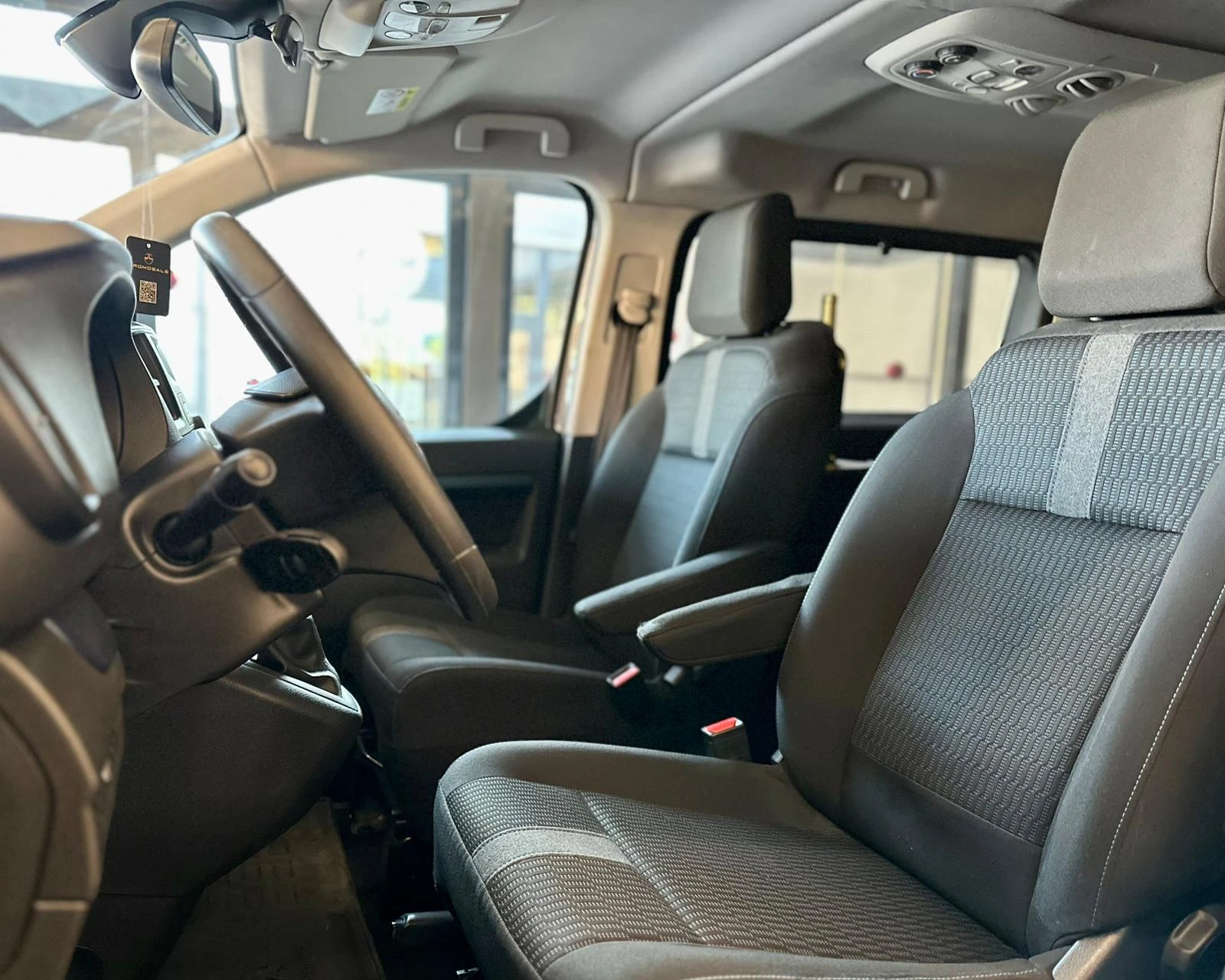 Peugeot Traveller Expert* BlueHDi* 7+ 1* Лизинг, снимка 7 - Бусове и автобуси - 53962785