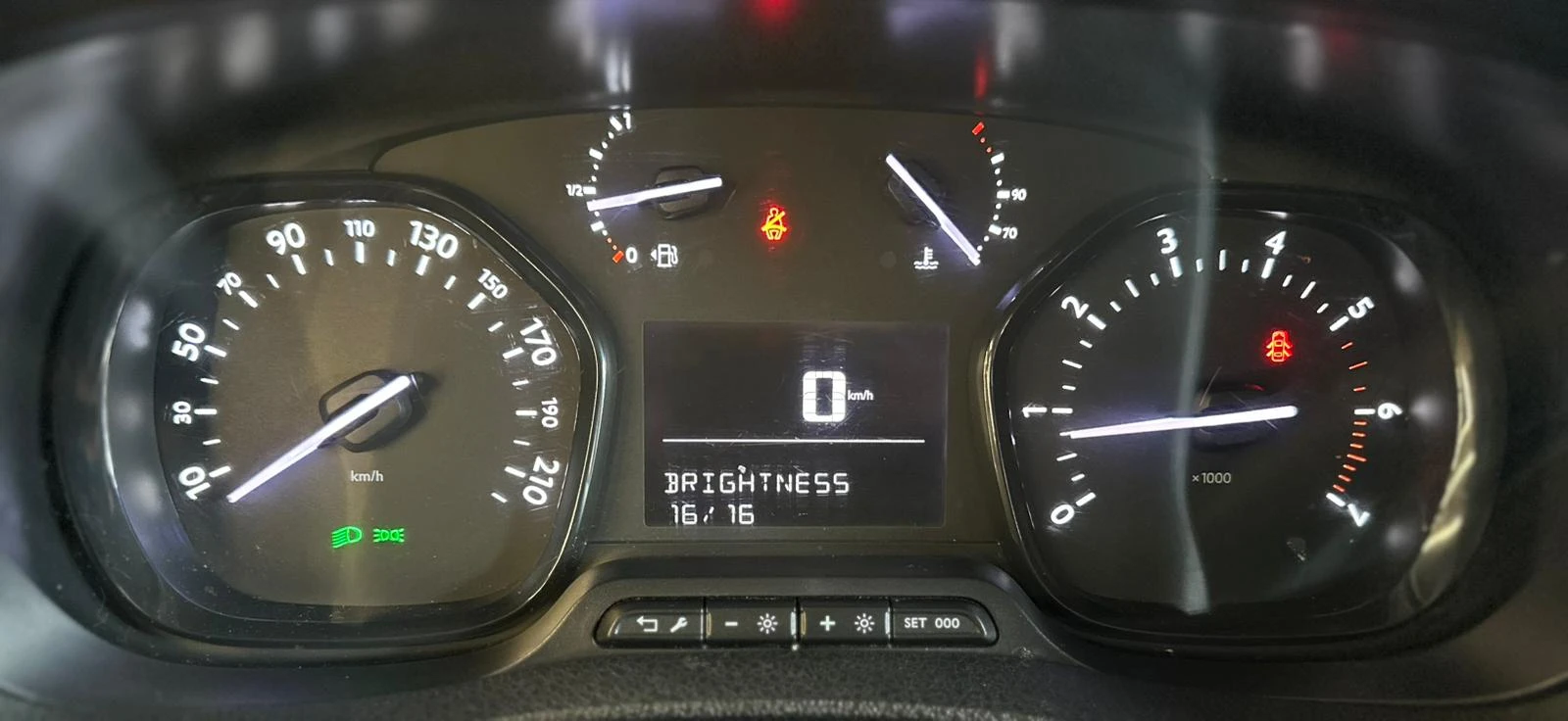 Peugeot Traveller Expert* BlueHDi* 7+ 1* Лизинг, снимка 10 - Бусове и автобуси - 53962785