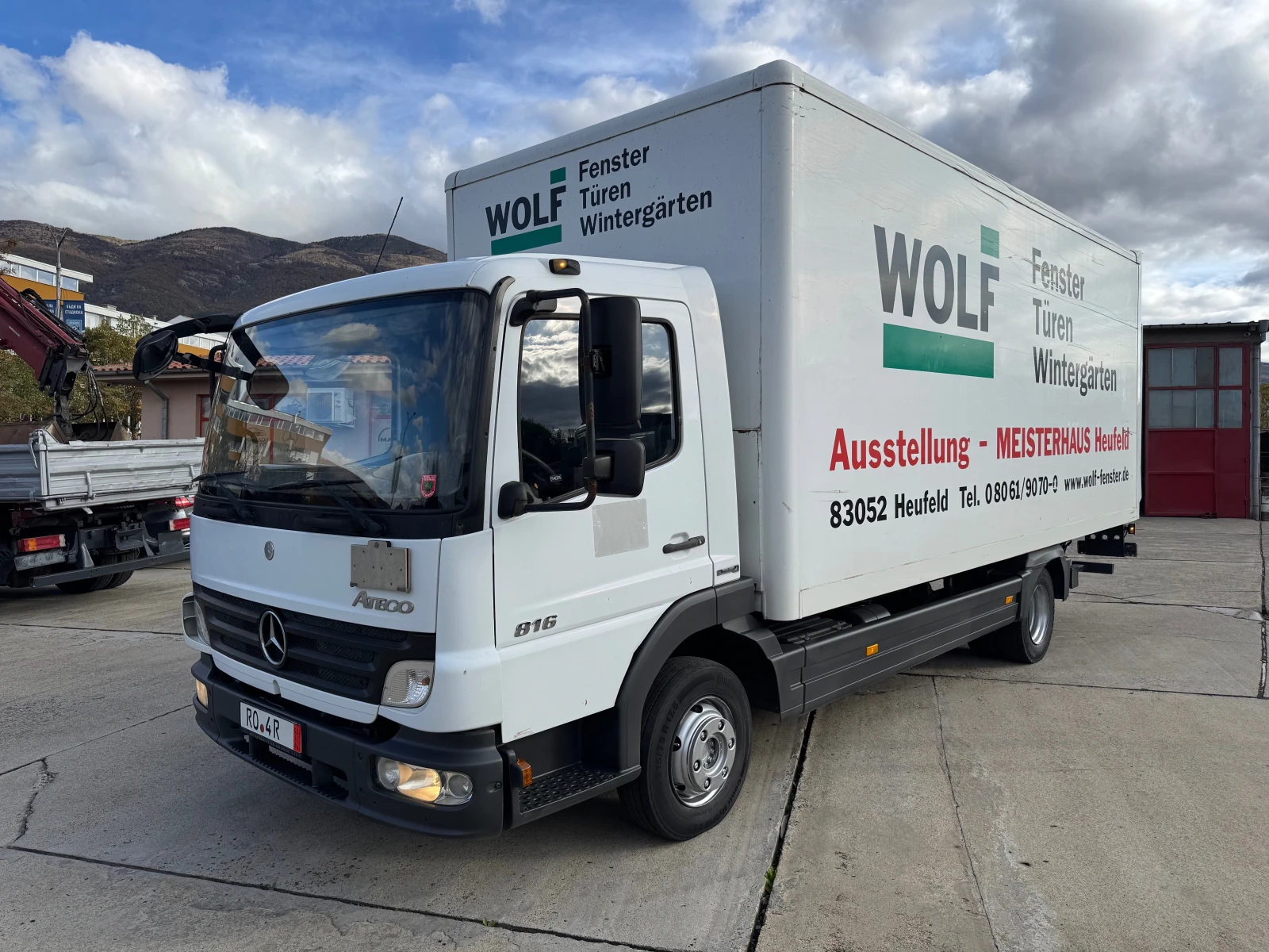 Mercedes-Benz Atego 816 , фургон , падащ борд , 3 места , 