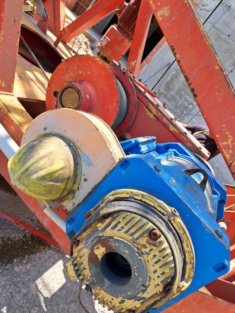 Кулокранове Liebherr, снимка 9 - Индустриална техника - 51721420