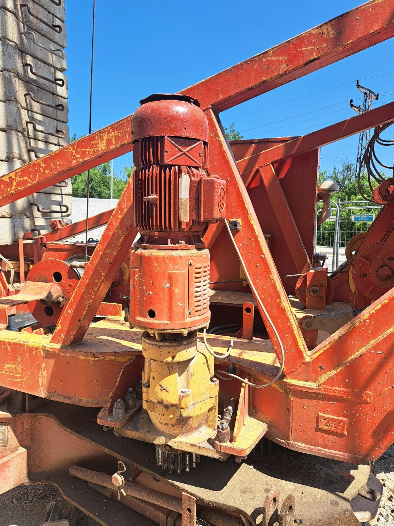  Liebherr | Mobile.bg   11