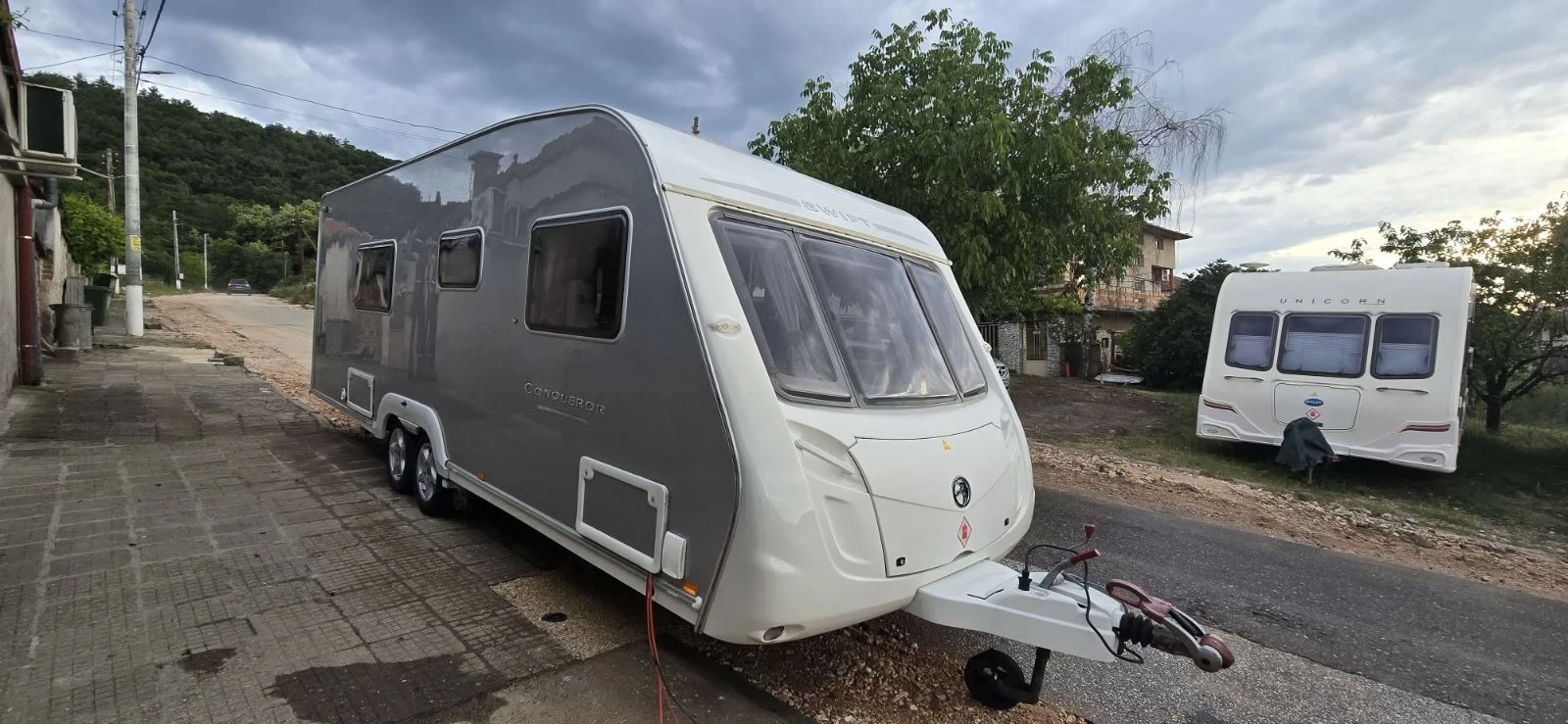 Каравана Swift CONQUEROR-КЛИМА/MOVER/СОЛАР/ALDE/ГОЛЯМ ХЛАДИЛНИК/, снимка 2 - Каравани и кемпери - 55428199