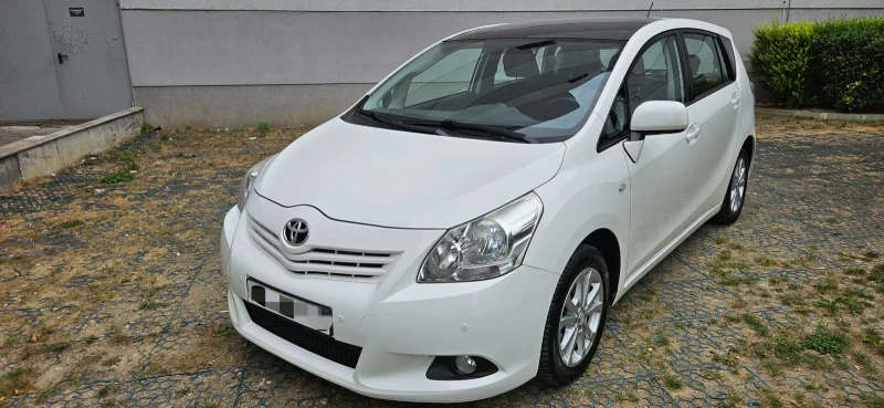 Toyota Verso 1.8 , евро 5 , * 121600км* , снимка 2 - Автомобили и джипове - 46999198