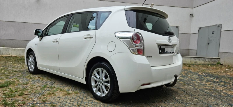 Toyota Verso 1.8 , евро 5 , * 121600км* , снимка 5 - Автомобили и джипове - 46999198