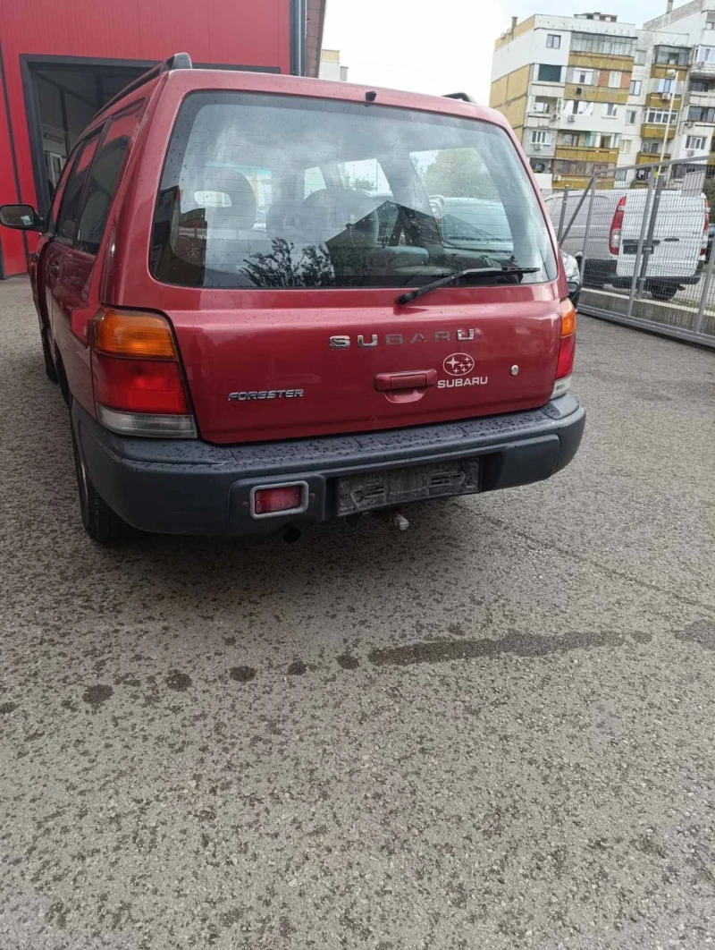 Subaru Forester 2.0 клима Италия, снимка 2 - Автомобили и джипове - 47544616