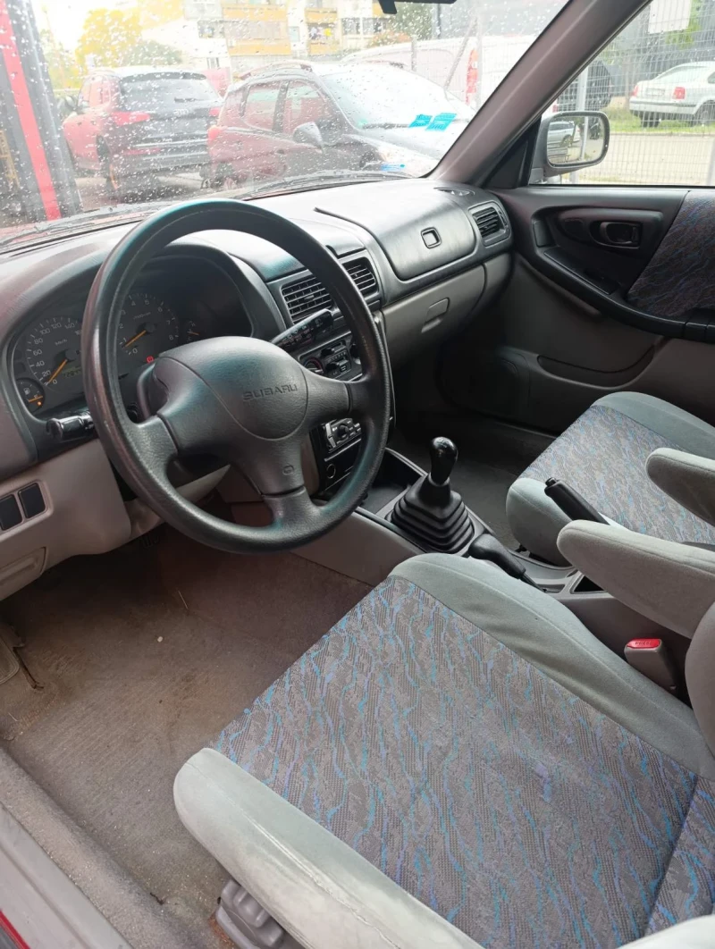 Subaru Forester 2.0 клима Италия, снимка 8 - Автомобили и джипове - 47544616