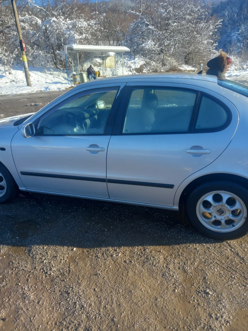 Seat Toledo 1.6 бензин , снимка 2 - Автомобили и джипове - 48433995