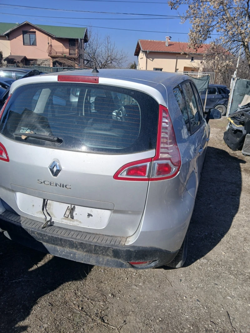 Renault Scenic 2.0i, снимка 2 - Автомобили и джипове - 49087365