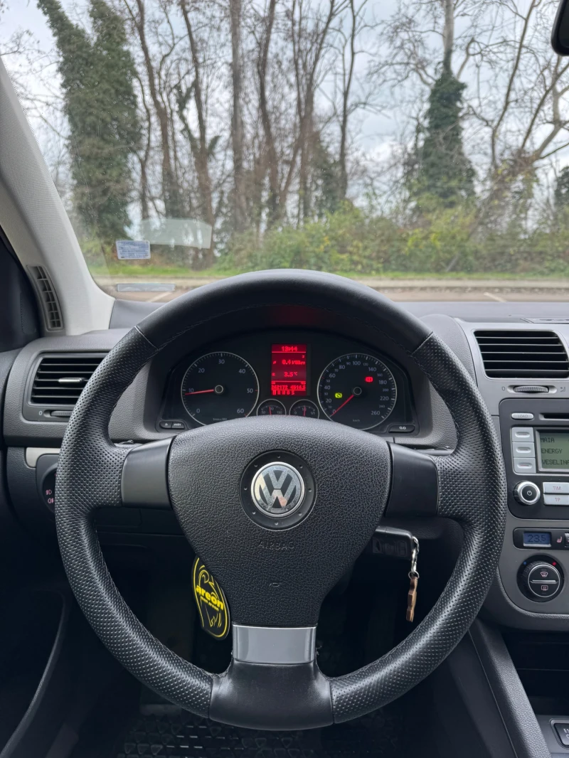 VW Golf 2.0 TDI DSG, снимка 11 - Автомобили и джипове - 52711476