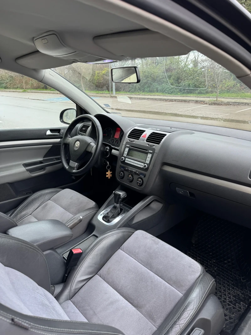 VW Golf 2.0 TDI DSG, снимка 8 - Автомобили и джипове - 52711476