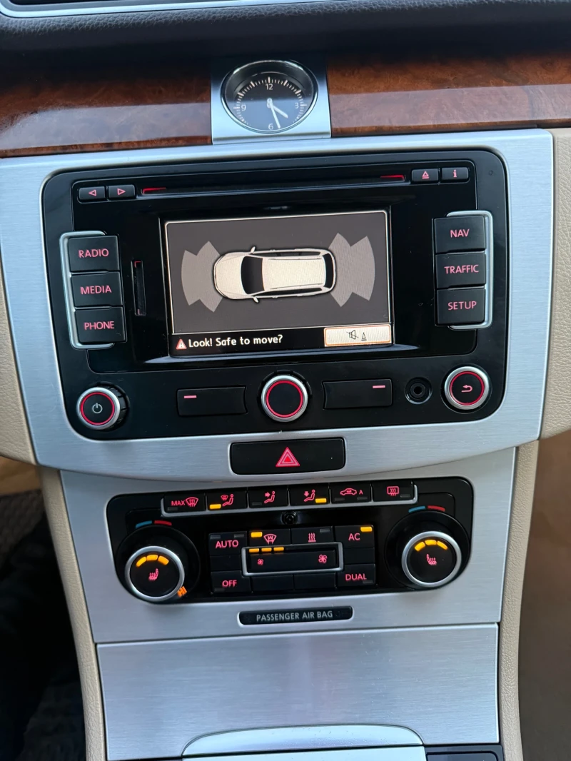 VW Passat 2.0 TDI DSG , снимка 14 - Автомобили и джипове - 52923894