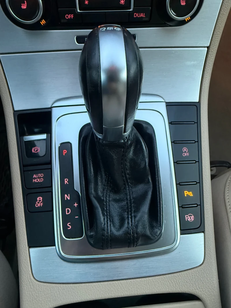 VW Passat 2.0 TDI DSG , снимка 15 - Автомобили и джипове - 52923894
