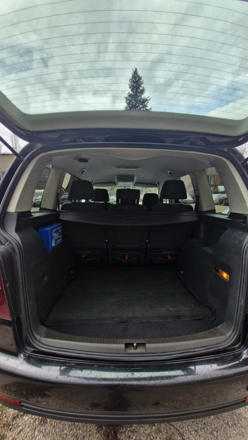 VW Touran 1.9 TDI 105k., снимка 14 - Автомобили и джипове - 52970185