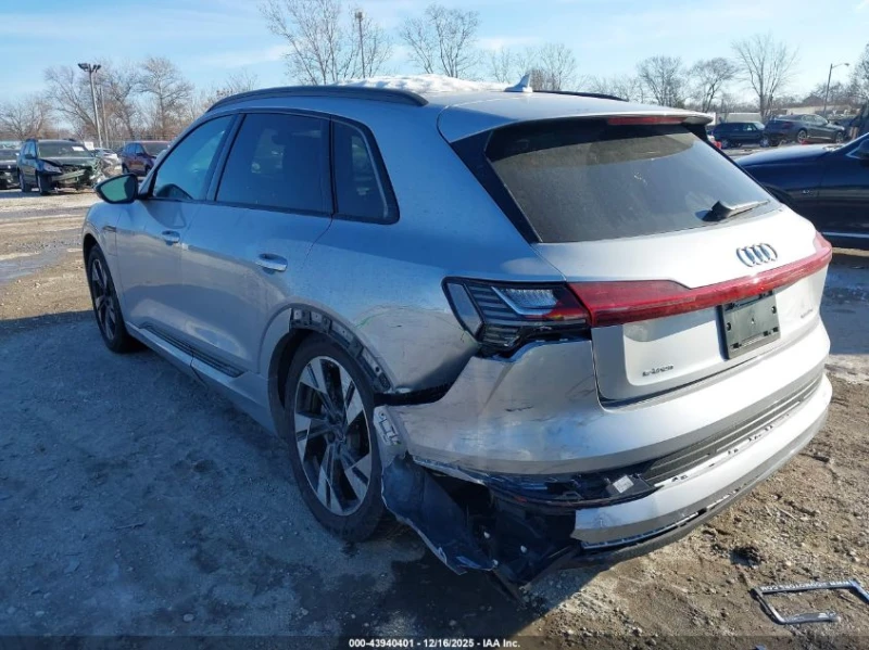 Audi E-Tron Premium Quattro, снимка 3 - Автомобили и джипове - 53577534